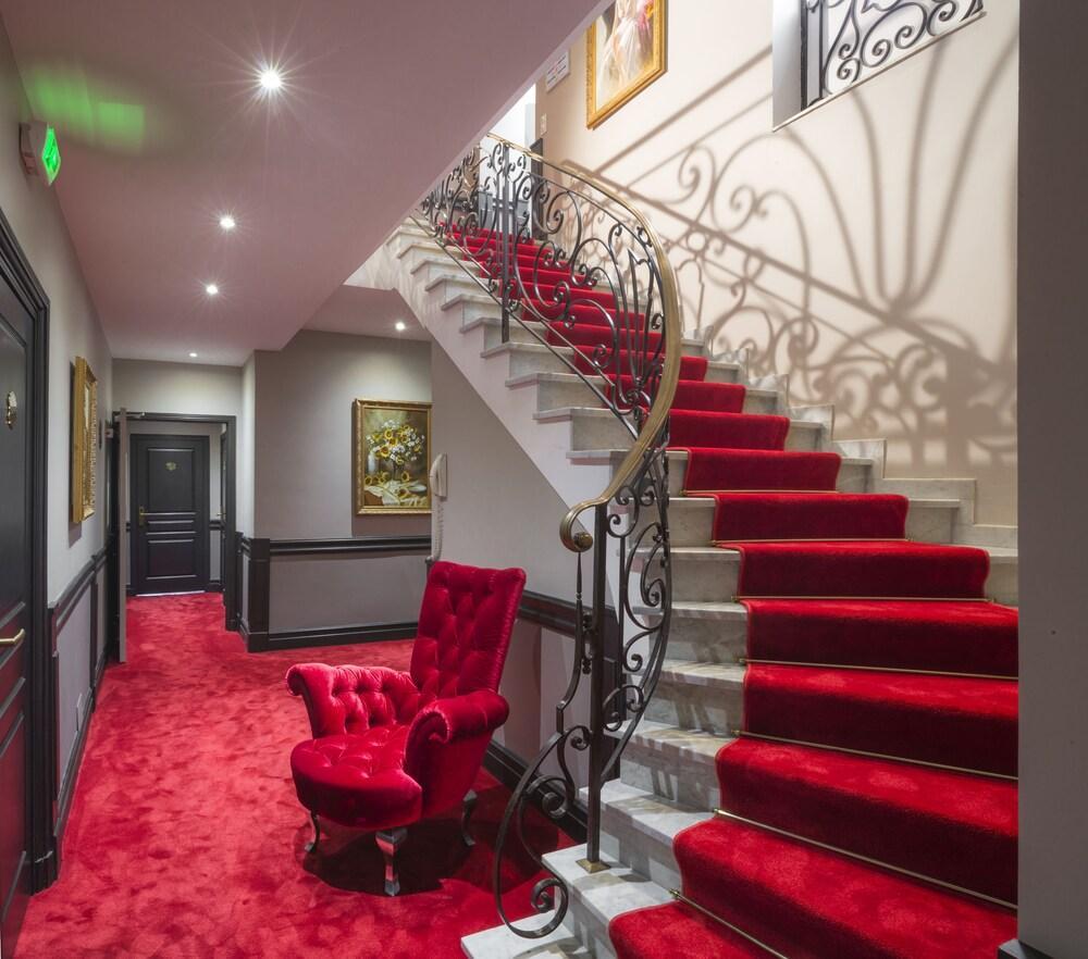Hotel Chateau De La Tour Канни Екстер'єр фото