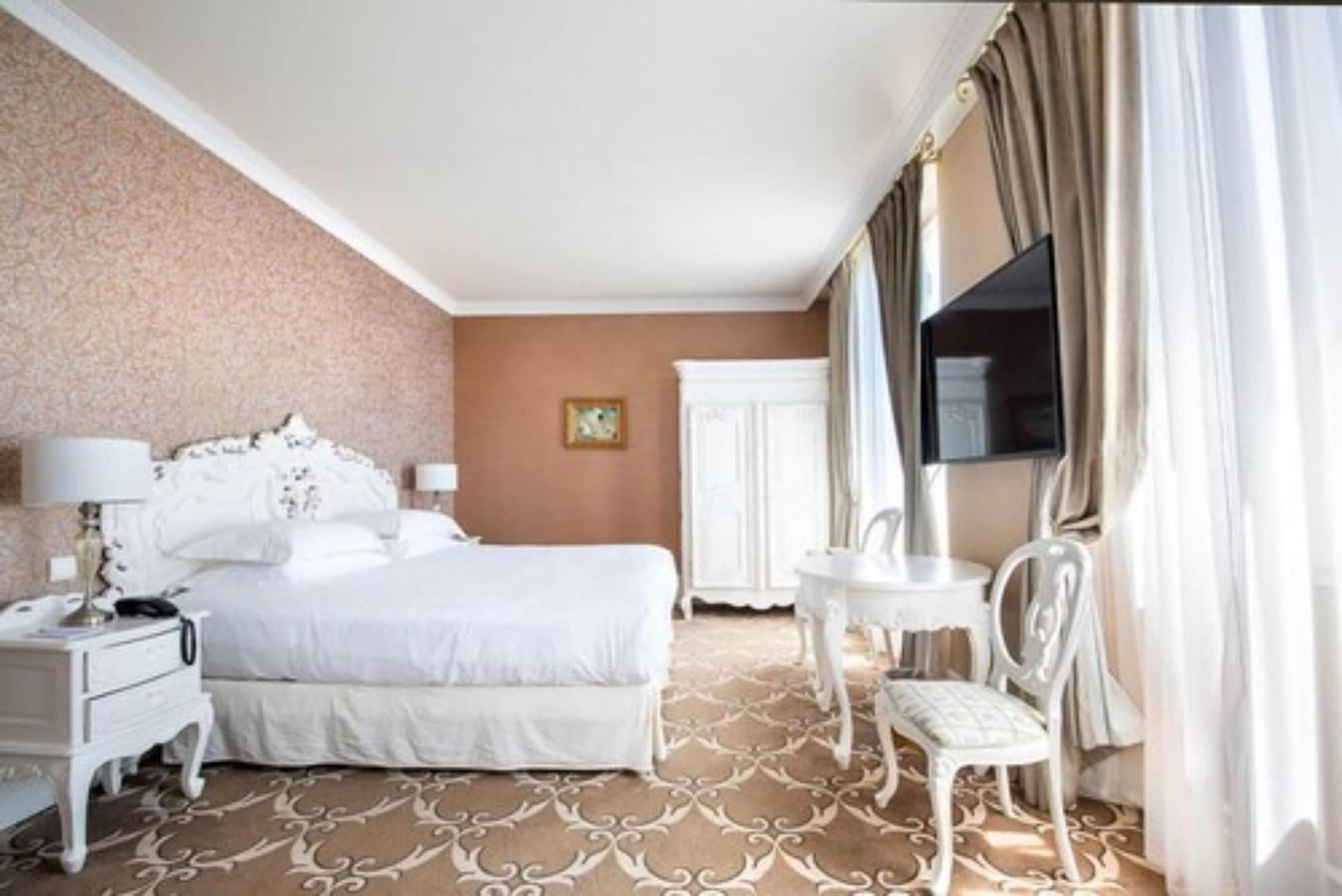 Hotel Chateau De La Tour Канни Екстер'єр фото