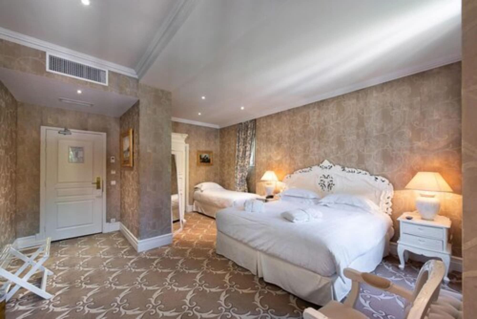 Hotel Chateau De La Tour Канни Екстер'єр фото
