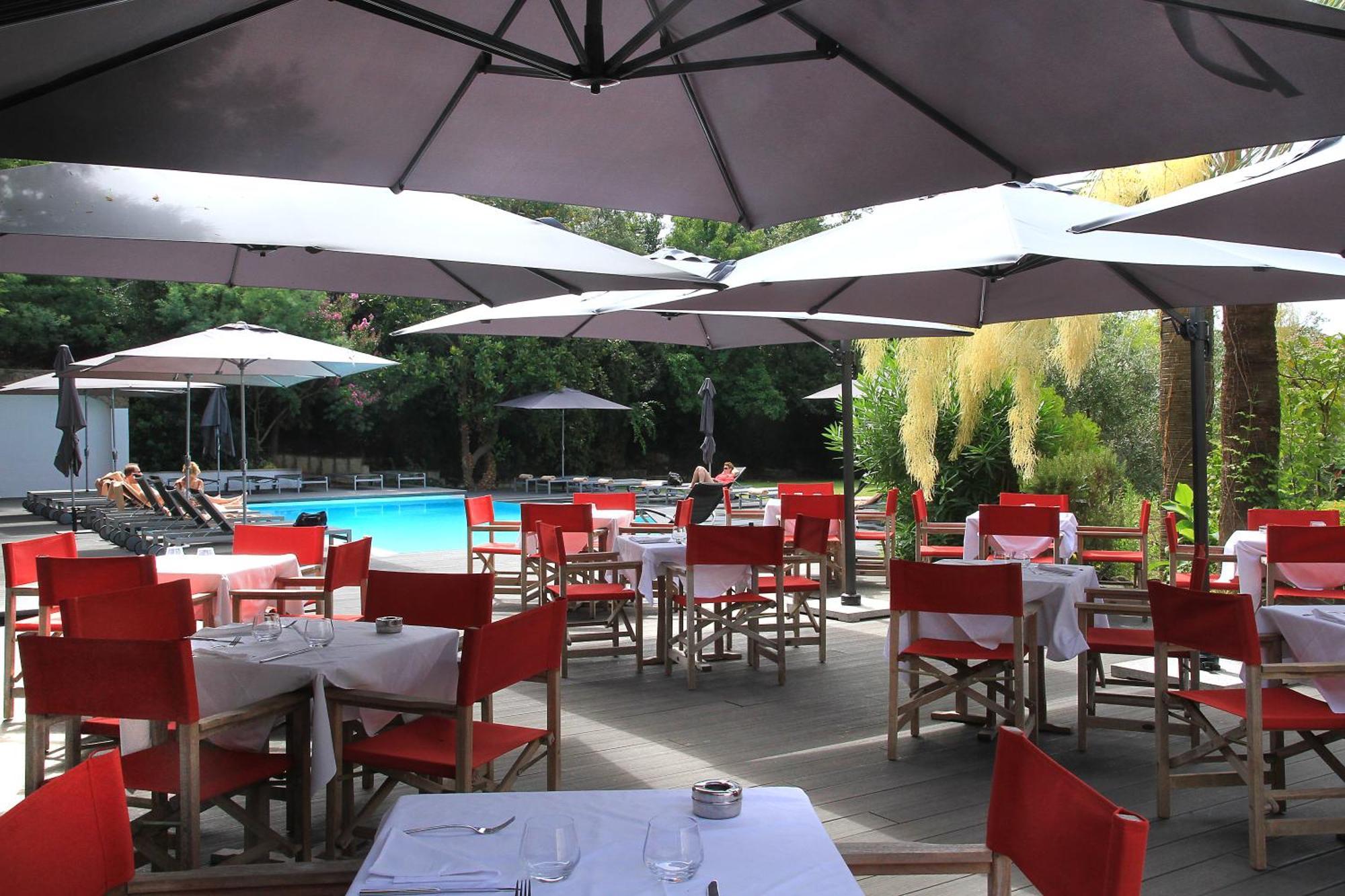 Hotel Chateau De La Tour Канни Екстер'єр фото