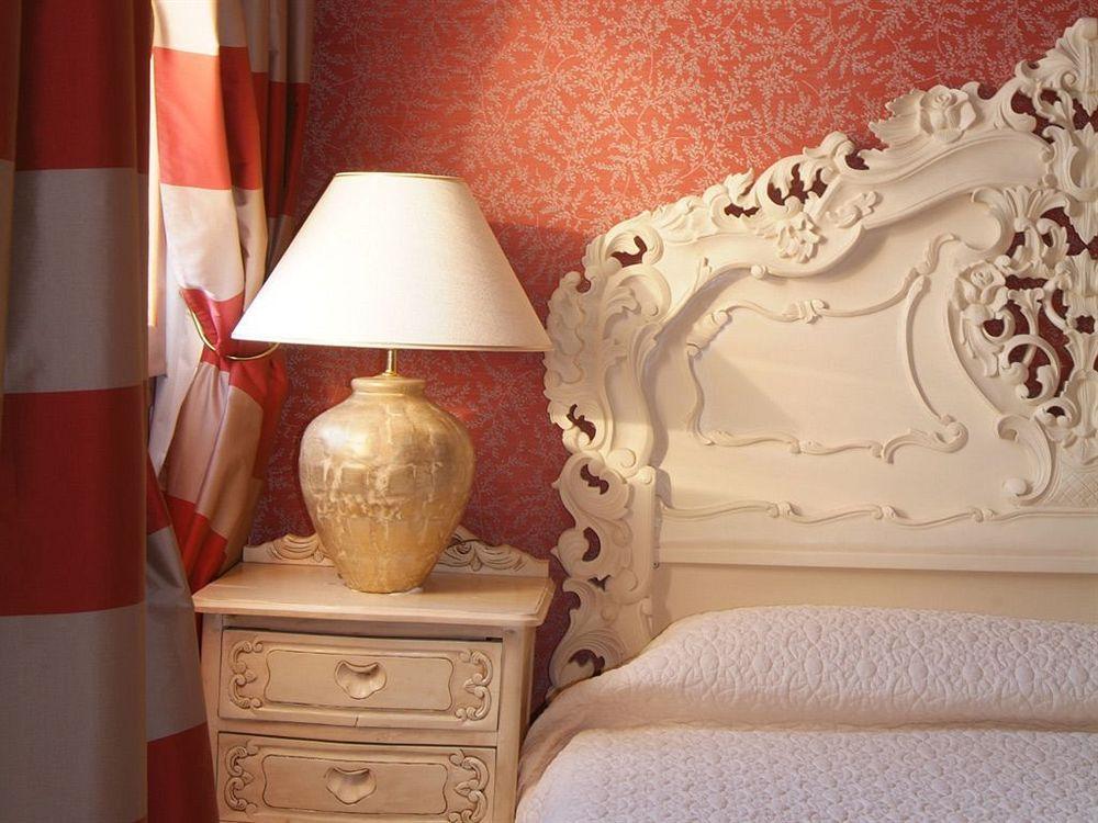 Hotel Chateau De La Tour Канни Екстер'єр фото